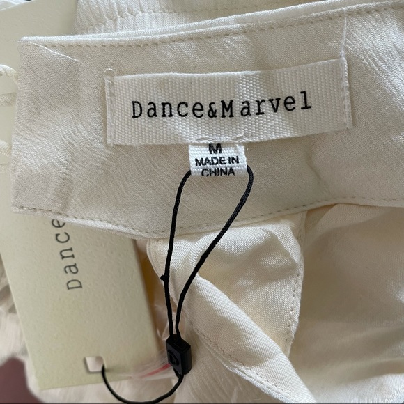 Dance & Marvel Romper Cold Shoulder High Neck Cream Shorts Size M - Picture 7 of 13